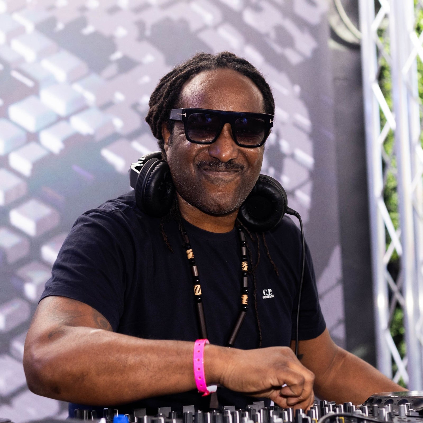 MEL-O- DJ
