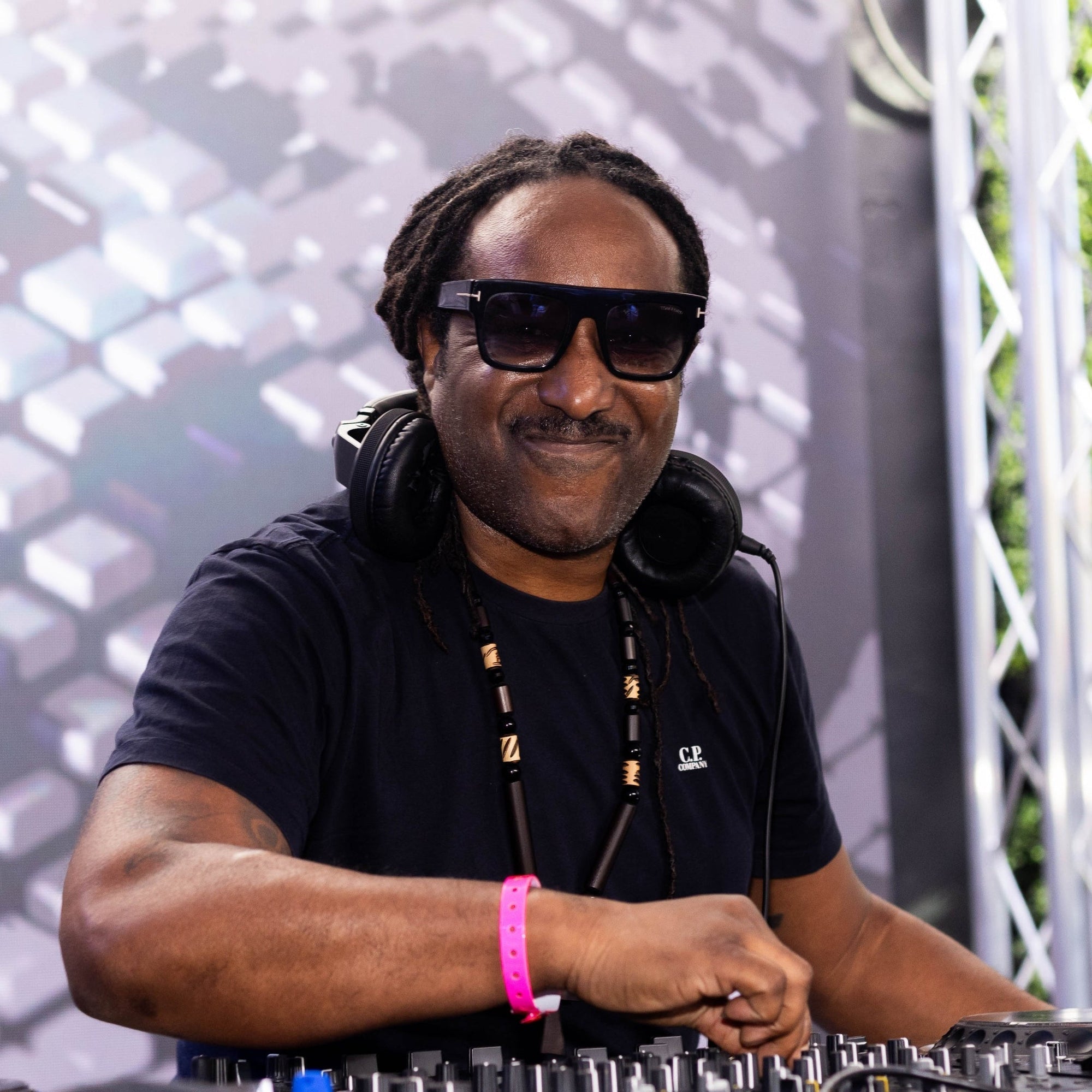 MEL-O- DJ